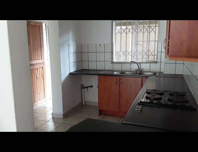 2 BEDROOM APARTMENT FOR SALE IN ROOIHUISKRAAL NORTH